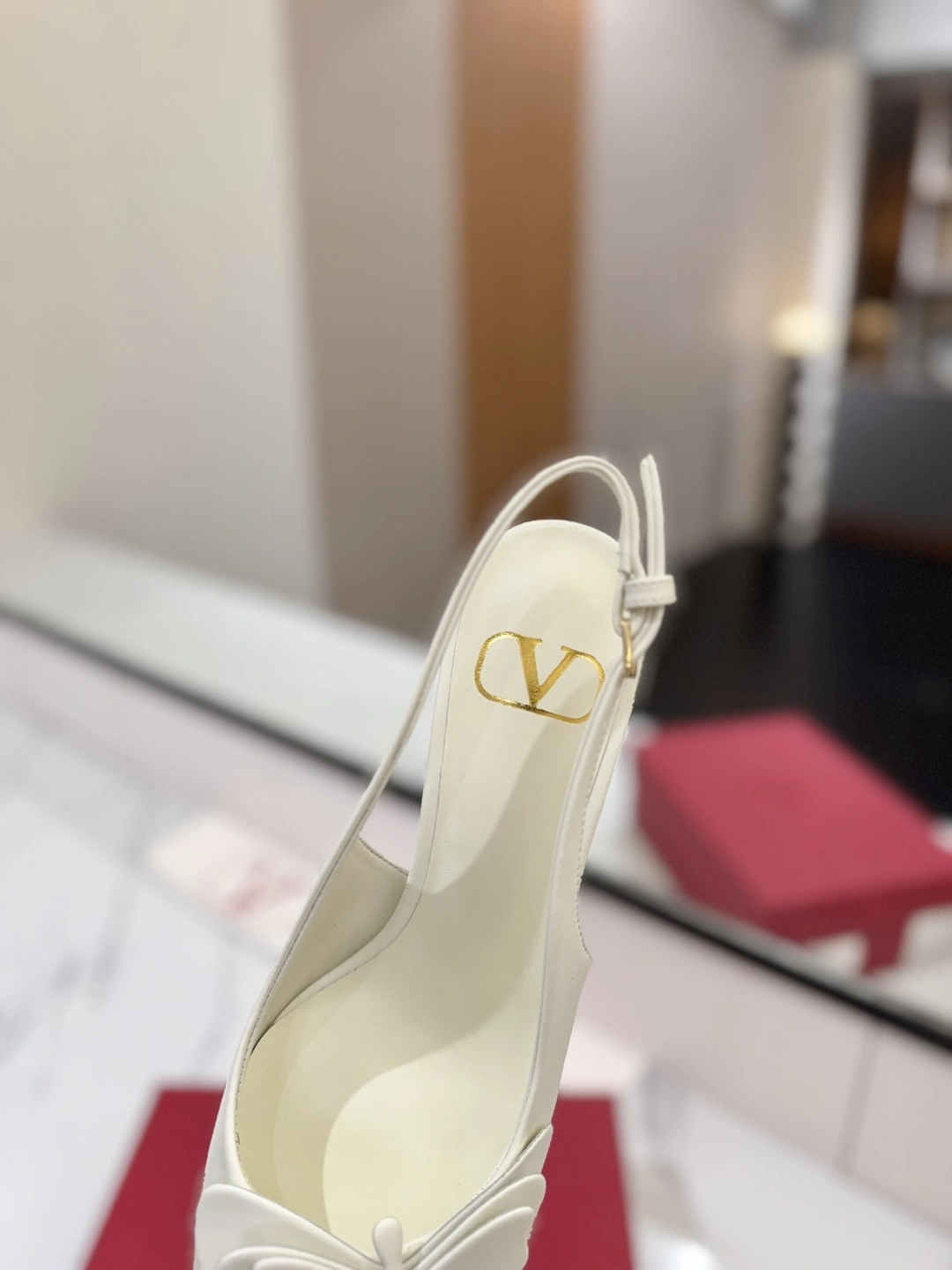 COCO-- V1859ti9o 4W2S0II8XKE098 Heel height：6.5CM item:E-X138C3011